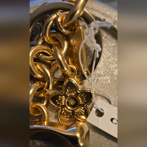 Coach Goldtone C Logo Tea Rose Flower Purse Bag Charm Keychain Rhinestone *flaw* - Picture 6 of 16